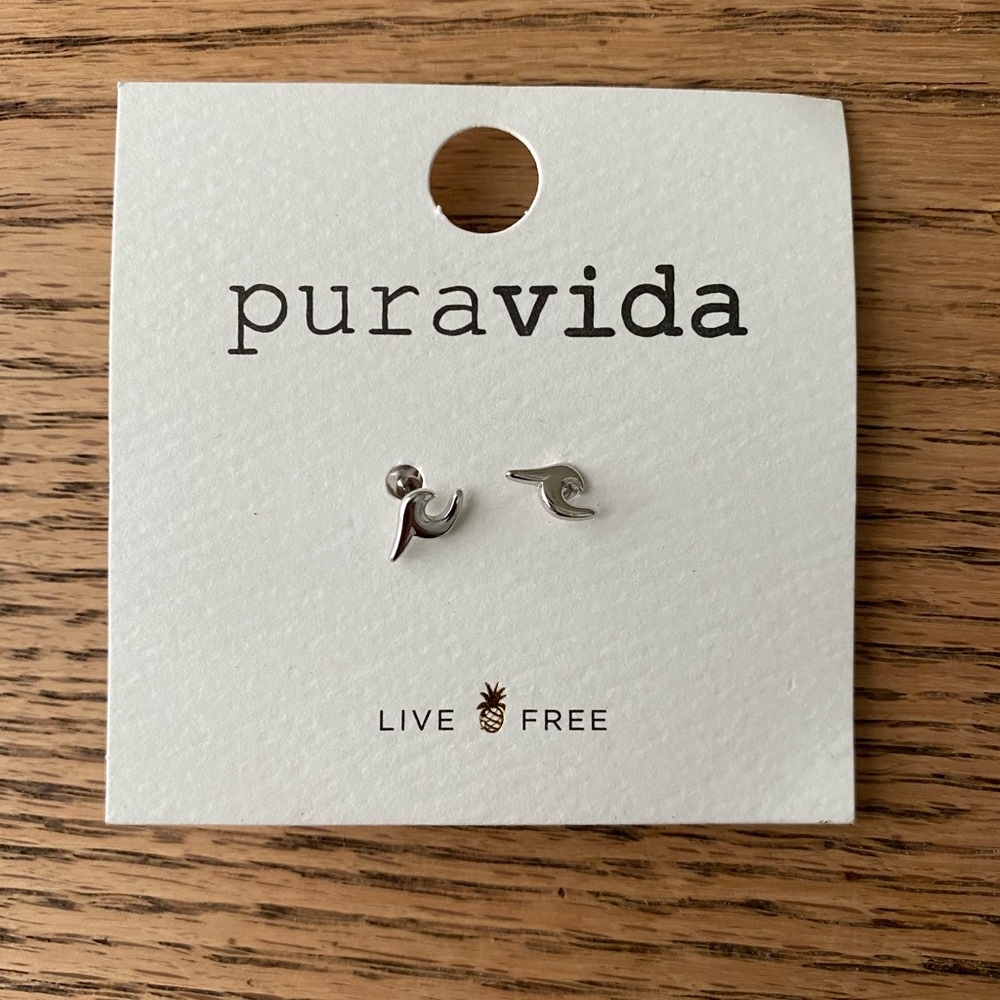 NWT Never Worn Pura Vida Wave Earrings 🌊